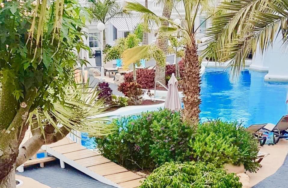 أذيخي Amazing Beachfront, Pool And Terrace المظهر الخارجي الصورة